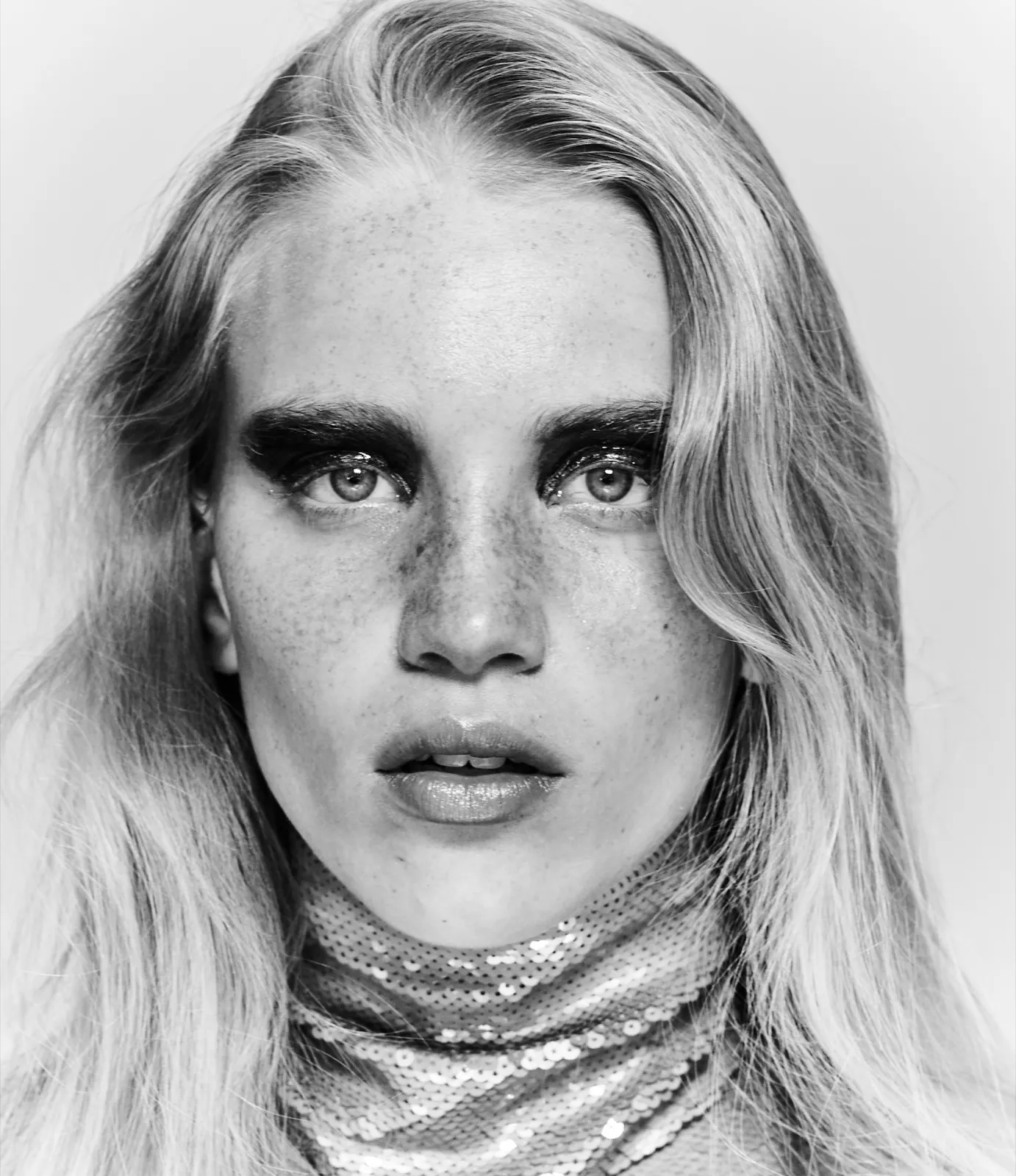 DIOR REBECCA LONGENDYKE, photograph 3 of 8 by Markus Jans